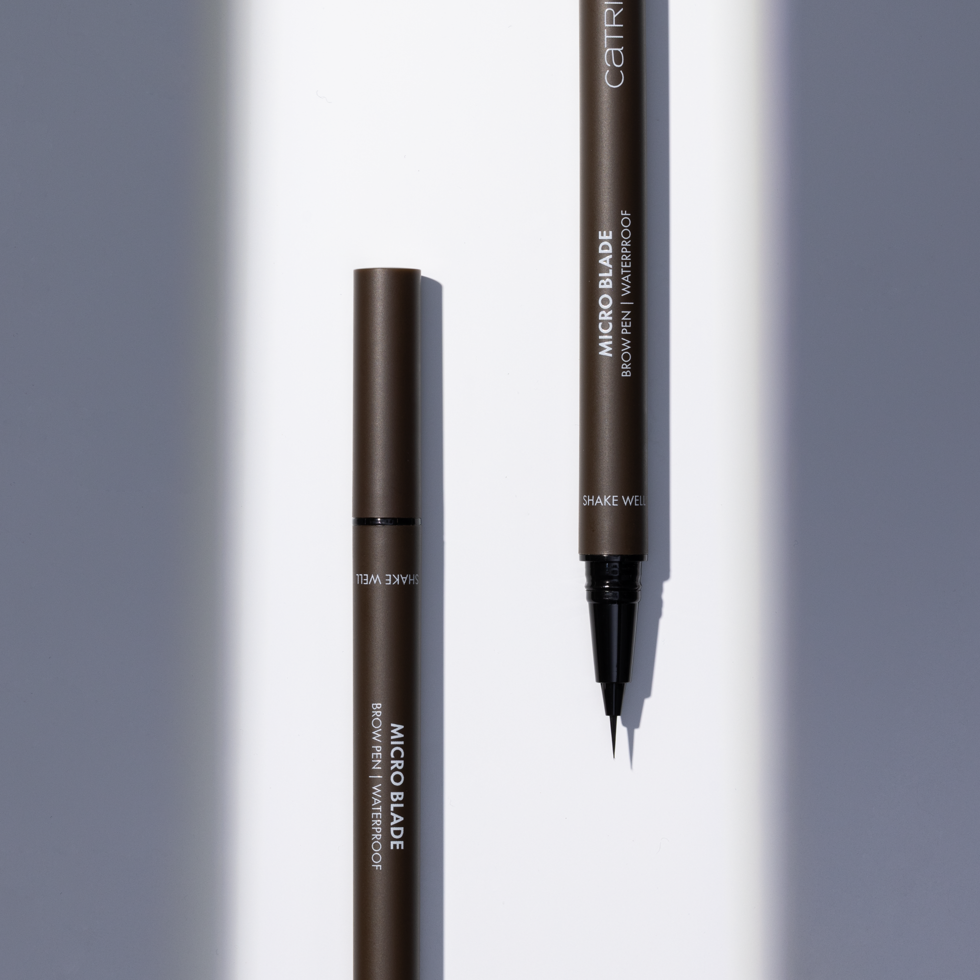Bild: Catrice Micro Blade Brow Pen Waterproof Bold Espresso 040