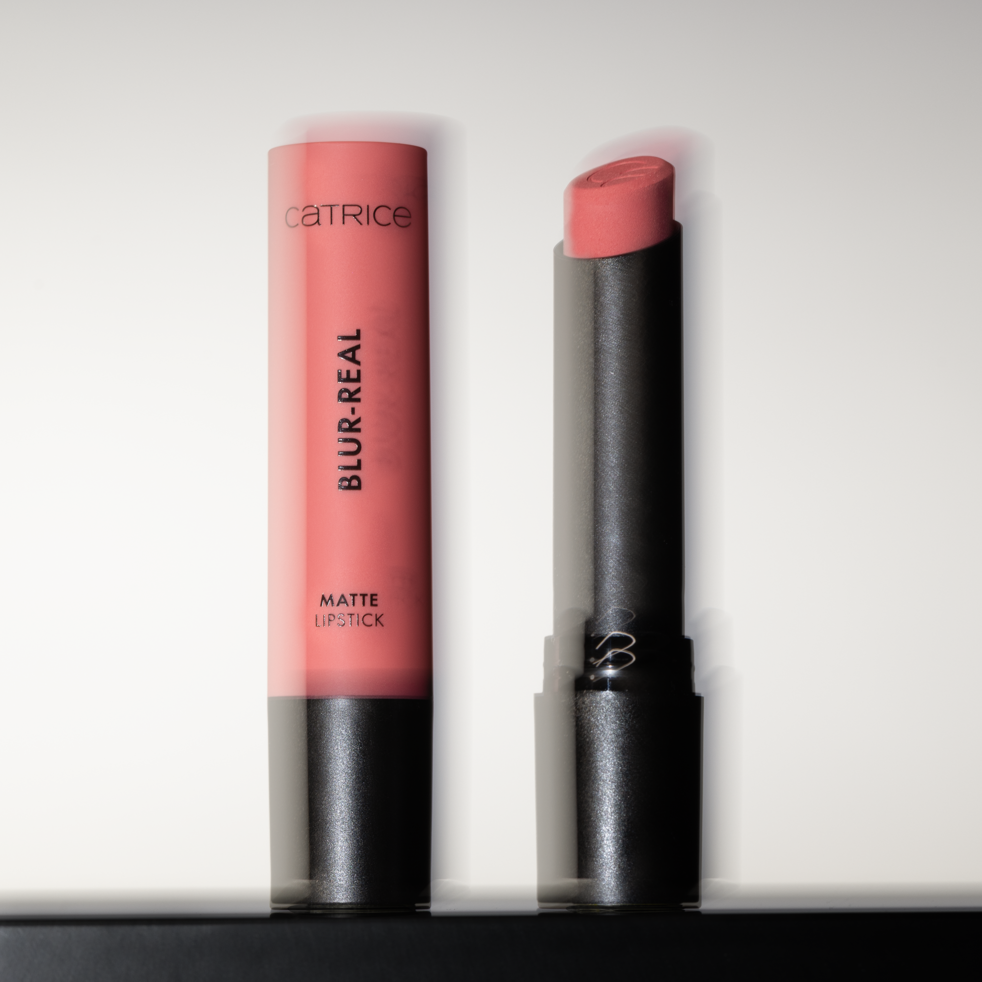 Bild: Catrice Blur-Real Matte Lipstick Blur Me Baby 010