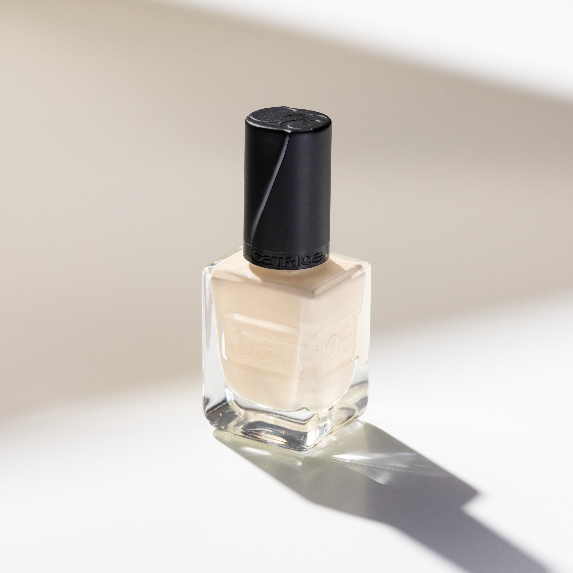 Bild: Catrice GEL AFFAIR Nail Lacquer Vanilla Fade 054