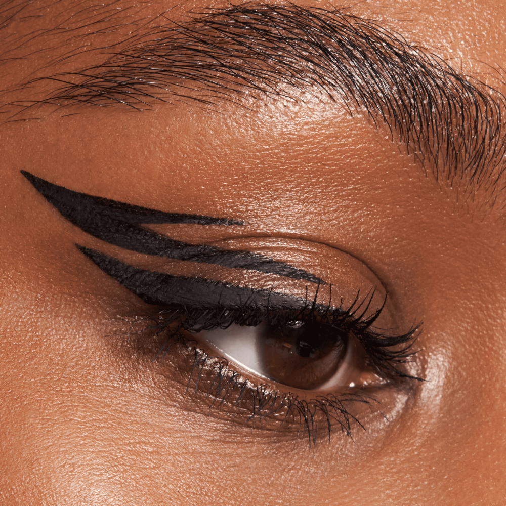 Bild: essence Liquid Ink Eyeliner Waterproof 