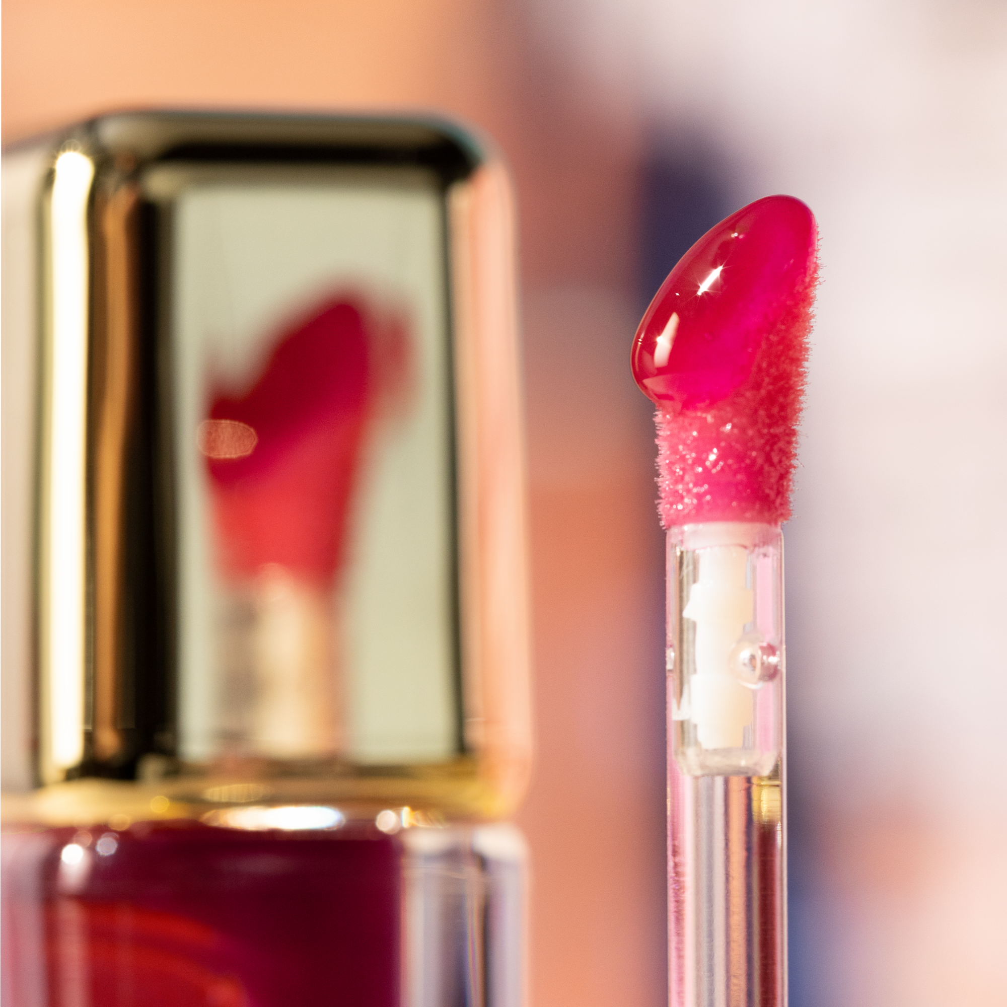 Bild: Catrice SPRING AND THE CITY Glossy Nectar Lip Oil Hello, Lover!