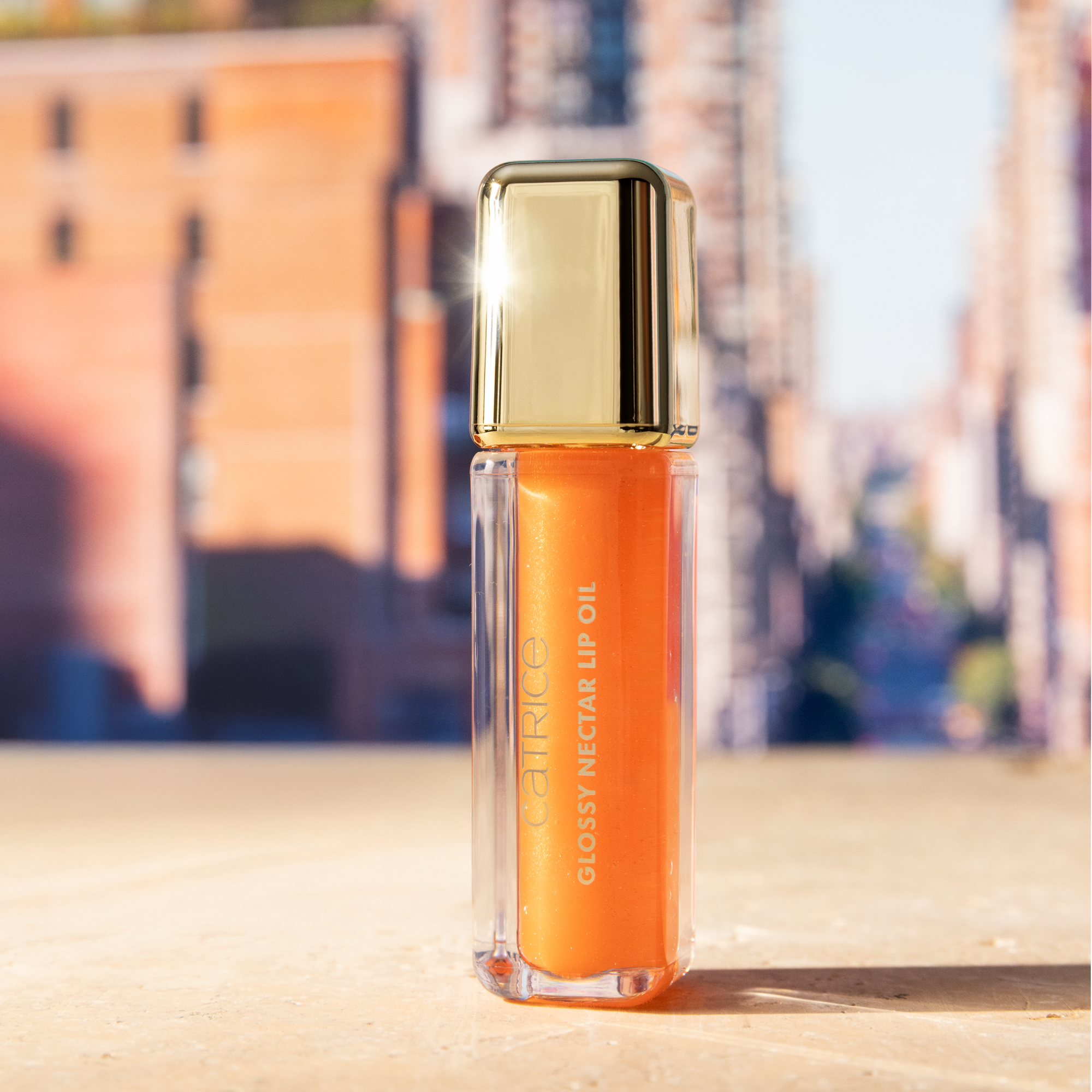 Bild: Catrice SPRING AND THE CITY Glossy Nectar Lip Oil Glossip Girl