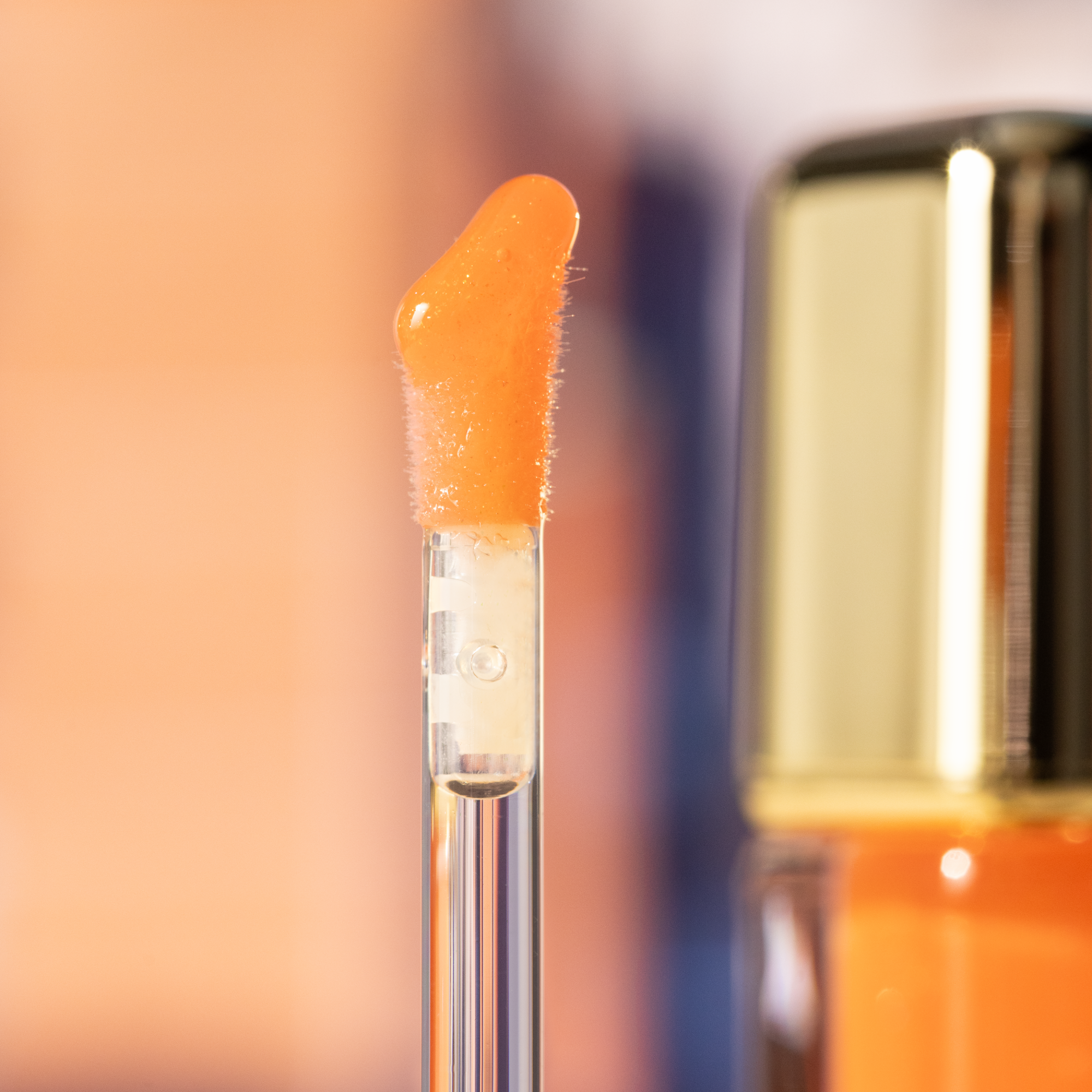 Bild: Catrice SPRING AND THE CITY Glossy Nectar Lip Oil Glossip Girl