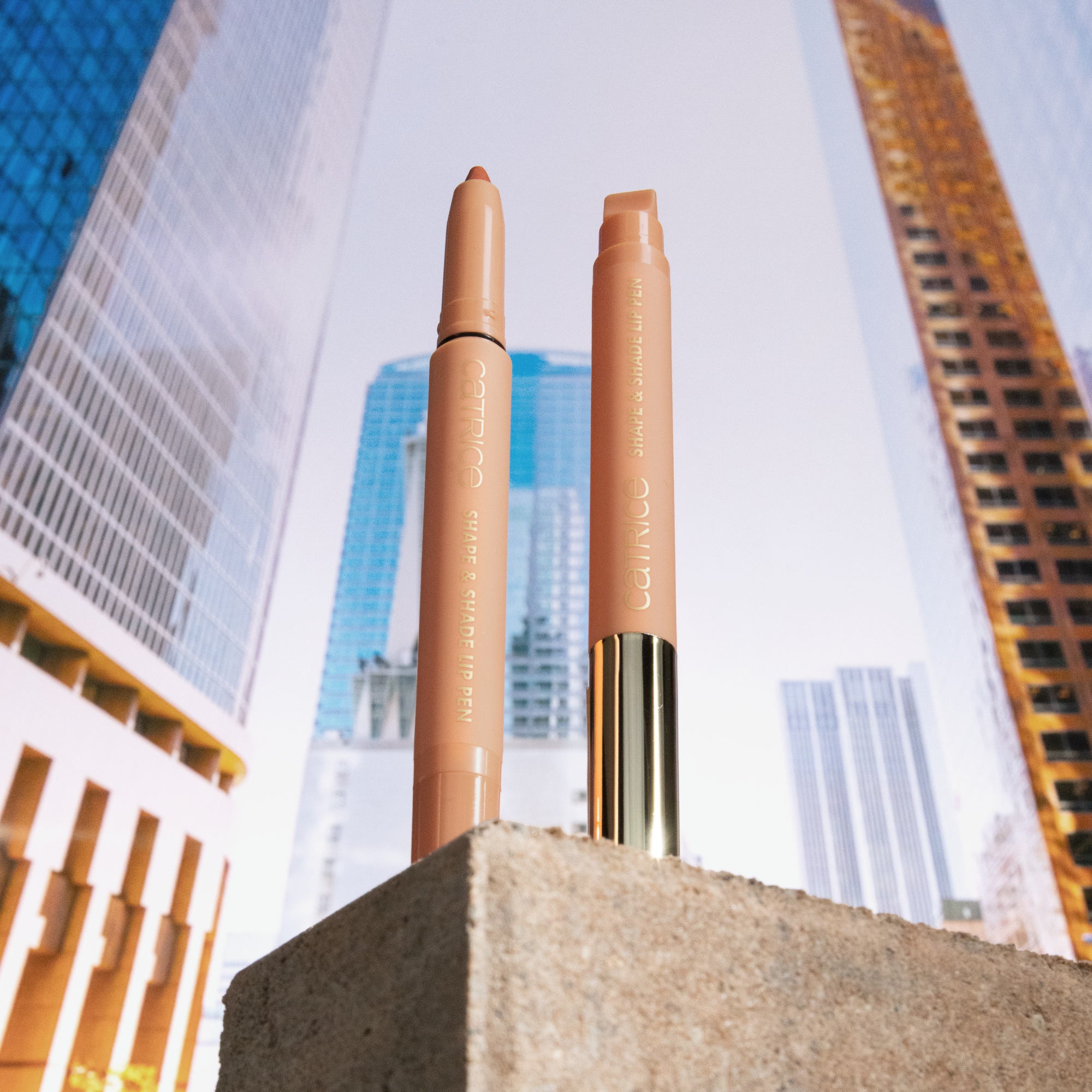 Bild: Catrice SPRING AND THE CITY Shape & Shade Lip Pen Lip Loft C01