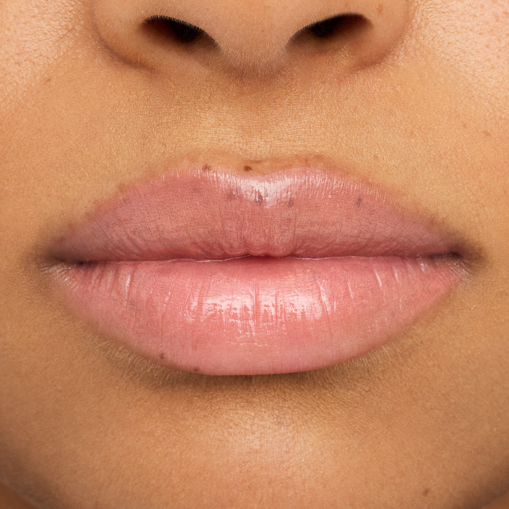 Bild: essence GLOSSY GLAZE high shine lipstick 02