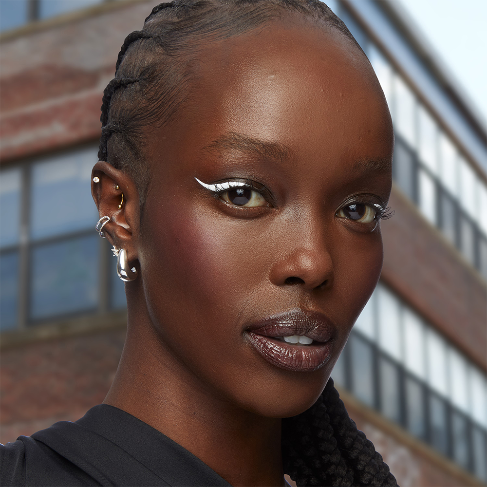 Bild: MAYBELLINE Tattoo Liner Dip-Ink 104