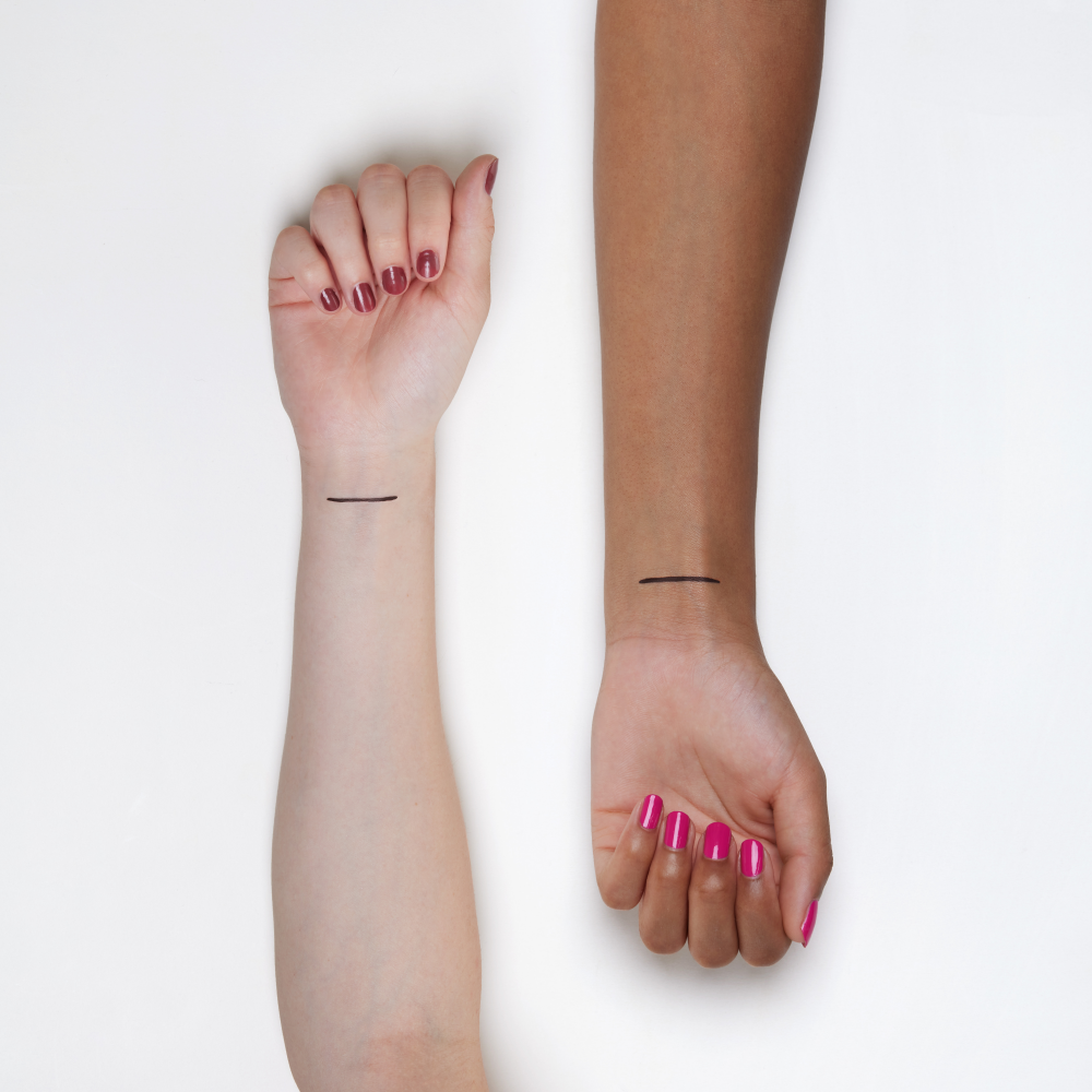 Bild: essence Liquid Ink Eyeliner Waterproof