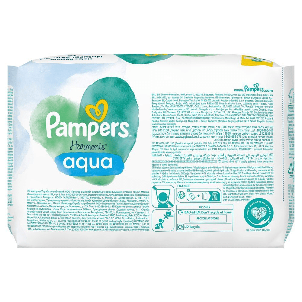 Pampers Harmonie Aqua Feuchttücher Verpackung, die mit 99% Wasser und 0% Alkohol für eine sanfte und effektive Reinigung wirbt. [EN] Pampers Harmonie Aqua wipes packaging, highlighting the claim "Helps Restore Natural Skin pH" and "Light lotion with 99% water". [RO] Pampers Harmonie Aqua, șervețele umede pentru bebeluși, cu loțiune ușoară cu 99% apă și fără plastic. [SV] Pampers Harmonie Aqua våtservetter i förpackning, framhäver att de hjälper till att återställa hudens naturliga pH-värde. [IT] Pampers Harmonie Aqua, confezione di salviette per bambini che evidenzia la formula con il 99% di acqua per una pulizia delicata. [HR] Pampers Harmonie Aqua vlažne maramice, istaknuta tvrdnja o laganom losionu s 99% vode i 0% plastike. [CS] Pampers Harmonie Aqua vlhčené ubrousky, balení zdůrazňuje, že ubrousky obsahují 99 % vody a pomáhají obnovit přirozené pH pokožky. [HU] Pampers Harmonie Aqua törlőkendők csomagolása, kiemelve a 99%-os víztartalmat és a 0% műanyagot tartalmazó törlőkendőket. [SK] Pampers Harmonie Aqua vlhčené obrúsky, balenie zdôrazňuje, že obsahujú 99% vody a pomáhajú obnoviť prirodzené pH pokožky. [SL] Pampers Harmonie Aqua robčki, ki poudarjajo, da vsebujejo 99% vode in ne vsebujejo plastike. [FI] Pampers Harmonie Aqua -pyyhkeiden pakkaus, jossa korostetaan 99 % vettä sisältävää koostumusta ja hellävaraista puhdistusta. [NO] Pampers Harmonie Aqua våtservietter, fremhever at de hjelper med å gjenopprette hudens naturlige pH-verdi og inneholder 99% vann.;