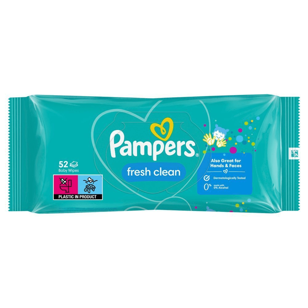 Pampers Fresh Clean Feuchttücher-Verpackung, hervorgehoben wird die Eignung für Hände und Gesicht sowie die 0% Alkohol-Formel. [EN] Pampers Fresh Clean baby wipes, 52 count package, highlighting that they are also great for hands and faces and are dermatologically tested. [RO] Pachet de șervețele umede Pampers Fresh Clean, cu mențiunea "potrivite și pentru mâini și față" și "0% alcool". [IT] Pampers Fresh Clean salviette per bambini, confezione da 52, indicate anche per mani e viso, dermatologicamente testate e senza alcool. [HR] Pampers Fresh Clean vlažne maramice za bebe, pakiranje s oznakom da su dermatološki testirane i bez alkohola, prikladne i za ruke i lice. [CS] Pampers Fresh Clean dětské ubrousky, balení s 52 kusy, vhodné i na ruce a obličej, dermatologicky testováno a bez alkoholu. [HU] Pampers Fresh Clean baba törlőkendő csomagolása, kiemelve, hogy dermatológiailag tesztelt és 0% alkoholt tartalmaz. [SK] Pampers Fresh Clean detské vlhčené obrúsky, balenie s 52 kusmi, vhodné aj na ruky a tvár, dermatologicky testované a bez alkoholu. [SL] Pampers Fresh Clean otroški robčki, pakiranje s 52 robčki, dermatološko testirani in primerni tudi za roke in obraz.;
