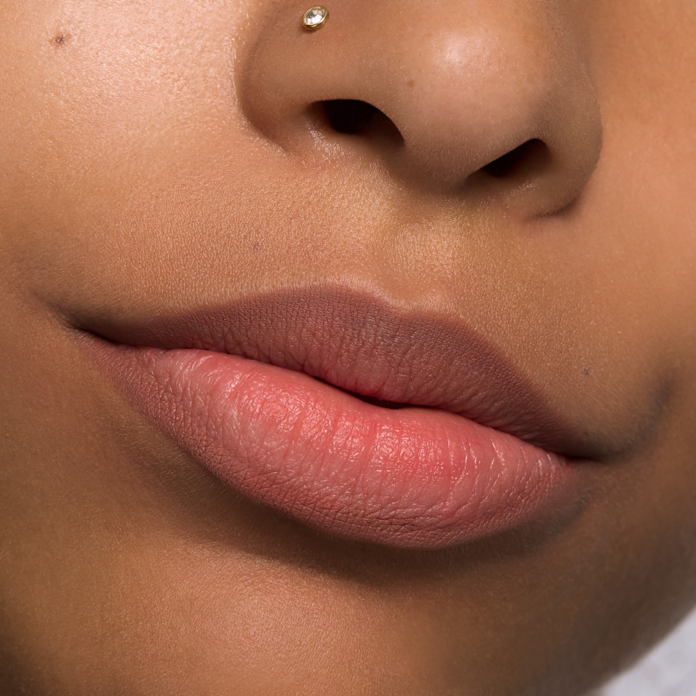 Bild: essence 8h MATTE comfort lipliner 14