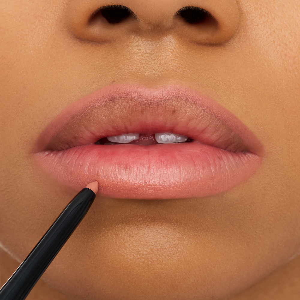 Bild: essence 8h matte comfort Lipliner 03