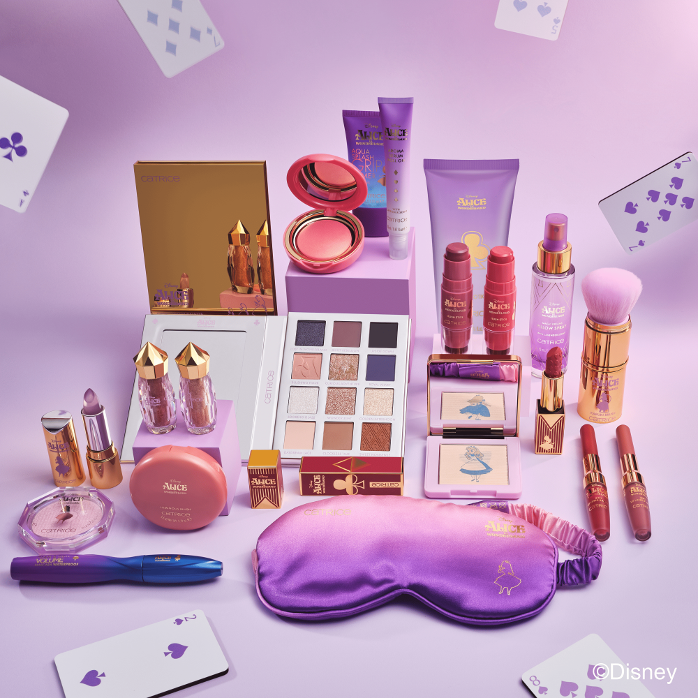 Bild: Catrice Disney Alice in Wonderland Luminizing Compact Powder