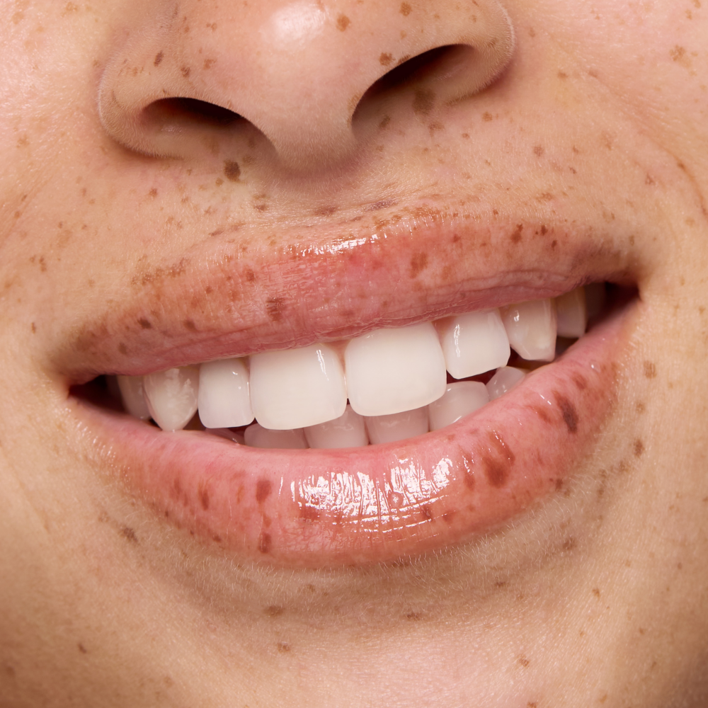 Bild: essence JUICY BOMB glossy butter balm 06