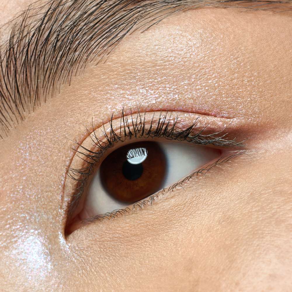 Bild: essence JELLY JEWELS glitter eyeshadow topper 02