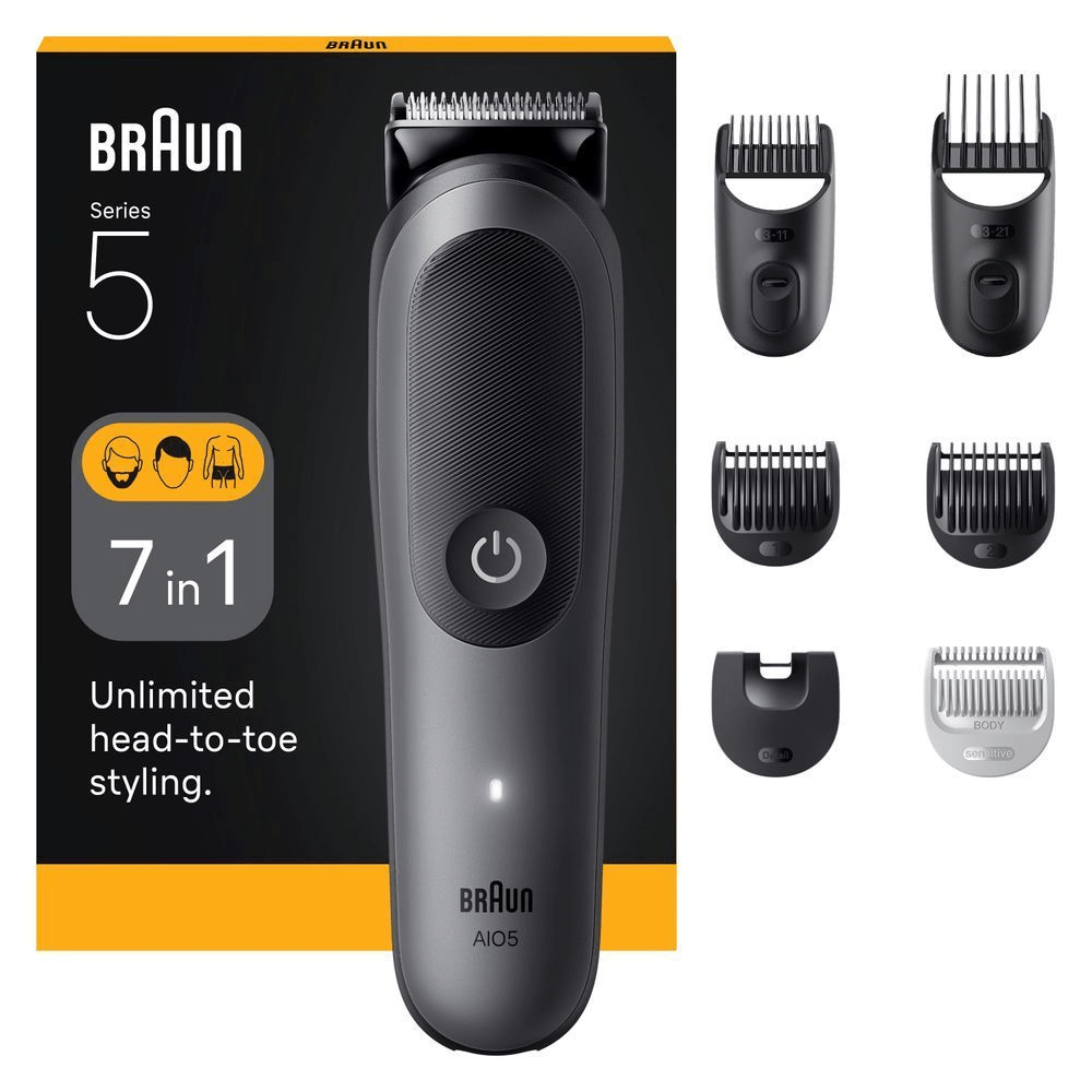 Braun All-in-One Series 5 mit Verpackung und dem Hinweis "7 in 1" für unbegrenztes Styling von Kopf bis Fuß. [EN] Braun Series 5 AI05 trimmer with packaging highlighting "7 in 1" functionality and included styling attachments. [RO] Braun Series 5 AIO5, prezentat cu ambalajul său și accesoriile pentru 7 stiluri diferite de tuns. [IT] Braun Series 5 AI05 mostrato con la confezione che evidenzia la capacità di styling illimitato dalla testa ai piedi e i 7 accessori inclusi. [CS] Braun Series 5 AI05 zastřihovač vousů s obalem a sedmi nástavci pro úpravu od hlavy až k patě. [HU] Braun Series 5 szakállvágó a dobozával, kiemelve a "7 az 1-ben" funkciót és a korlátlan hajformázást tetőtől talpig. [SK] Braun Series 5 AI05 zastrihávač s obalom a siedmimi nástavcami pre neobmedzený styling od hlavy až po päty. [ES] Braun Series 5 AIO5 recortadora con su caja y el texto "7 en 1: Estilo ilimitado de pies a cabeza". [PT] Braun Series 5 AI05 com embalagem, destacando a alegação de modelagem ilimitada da cabeça aos pés e seus 7 acessórios.;