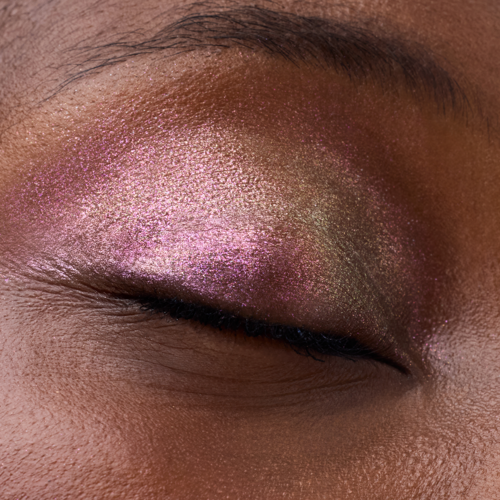 Bild: Catrice Prismatic Shift Eyeshadow 010