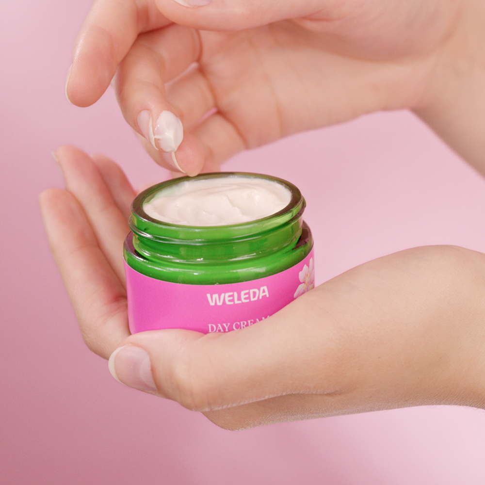 Bild: WELEDA Glättende Tagespflege 