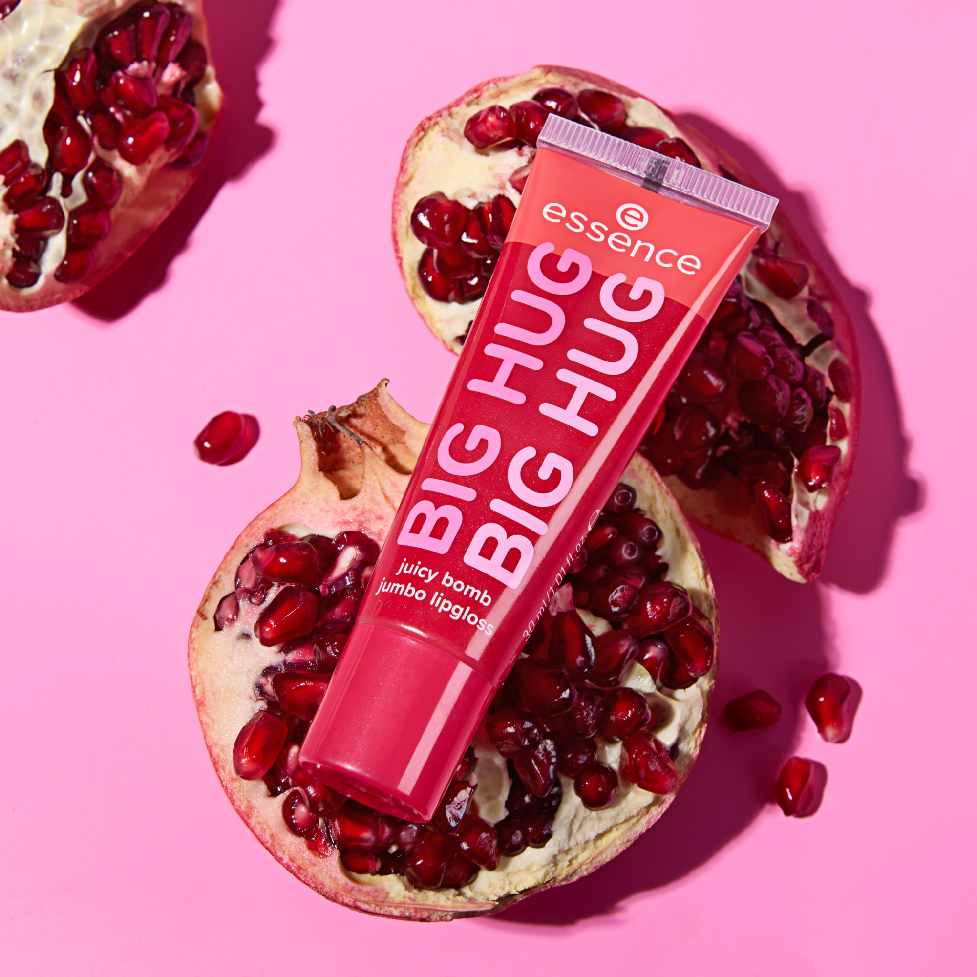 Bild: essence SAY IT WITH JUICY BIG HUG juicy bomb jumbo lipgloss 01