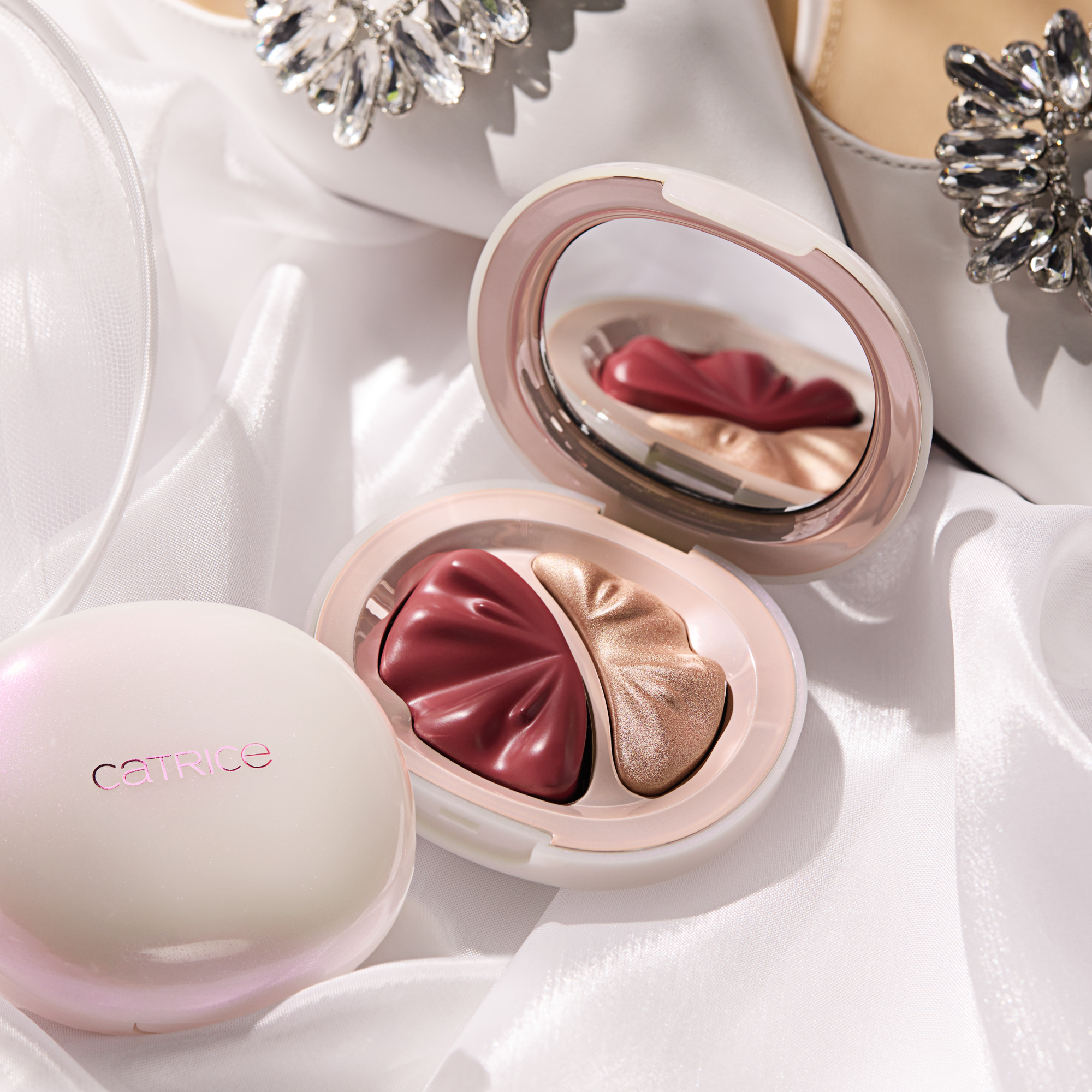 Bild: Catrice BRIDES & BESTIES Blush & Highlighter Duo C02