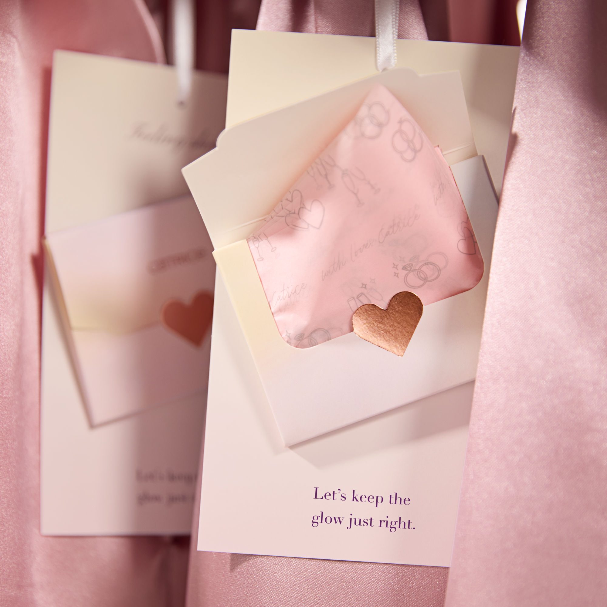 Bild: Catrice BRIDES & BESTIES Glow Control Blotting Paper 