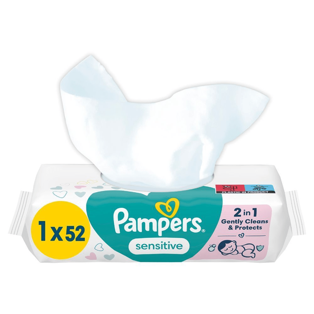 Pampers Sensitive Feuchttücher, 52 Tücher, hervorgehoben wird der Produktvorteil: 2 in 1: Reinigt sanft und schützt. [RO] Pampers Sensitive șervețele umede, pachet de 1x52, cu mențiunea "2 în 1: Curăță delicat și protejează". [IT] Pampers Sensitive salviette umidificate, confezione da 52, con la dicitura "2 in 1: Pulisce delicatamente e protegge". [HR] Pampers Sensitive vlažne maramice, pakiranje od 52 komada, s oznakom "2 u 1: Nježno čisti i štiti". [CS] Pampers Sensitive vlhčené ubrousky, balení 1x52, s popiskem "2 v 1 Jemně čistí a chrání". [HU] Pampers Sensitive törlőkendő csomagolása, kiemelve az "2 in 1 Gently Cleans & Protects" (2 az 1-ben gyengéden tisztít és véd) feliratot. [SK] Pampers Sensitive vlhčené obrúsky, balenie 1x52, s označením 2 v 1: jemne čistí a chráni. [SL] Pampers Sensitive vlažilni robčki, pakiranje 1x52, z napisom "2 v 1 Nežno očisti & ščiti".;