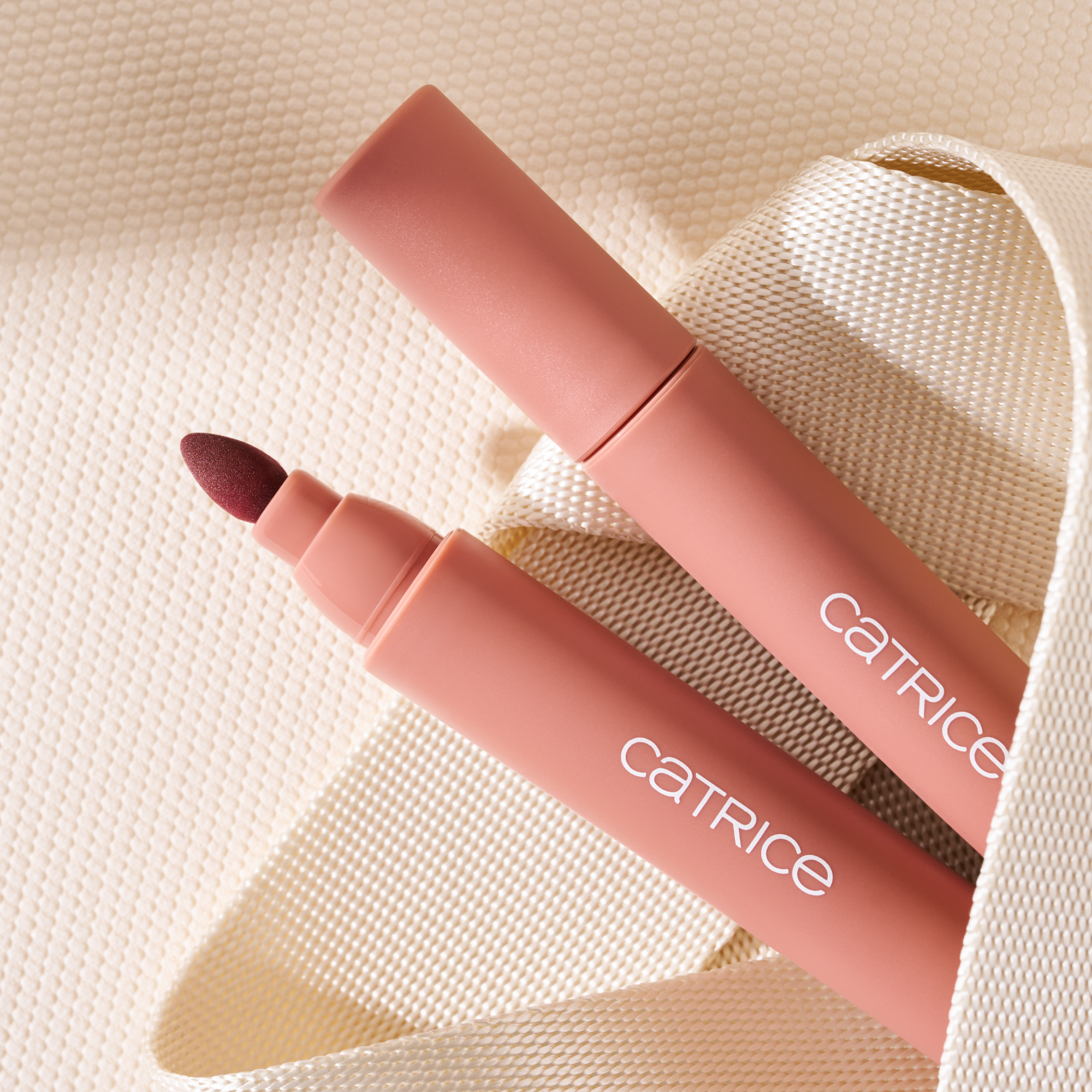 Bild: Catrice MY CORE ESSENTIALS Ultra Power Lip Stain C01
