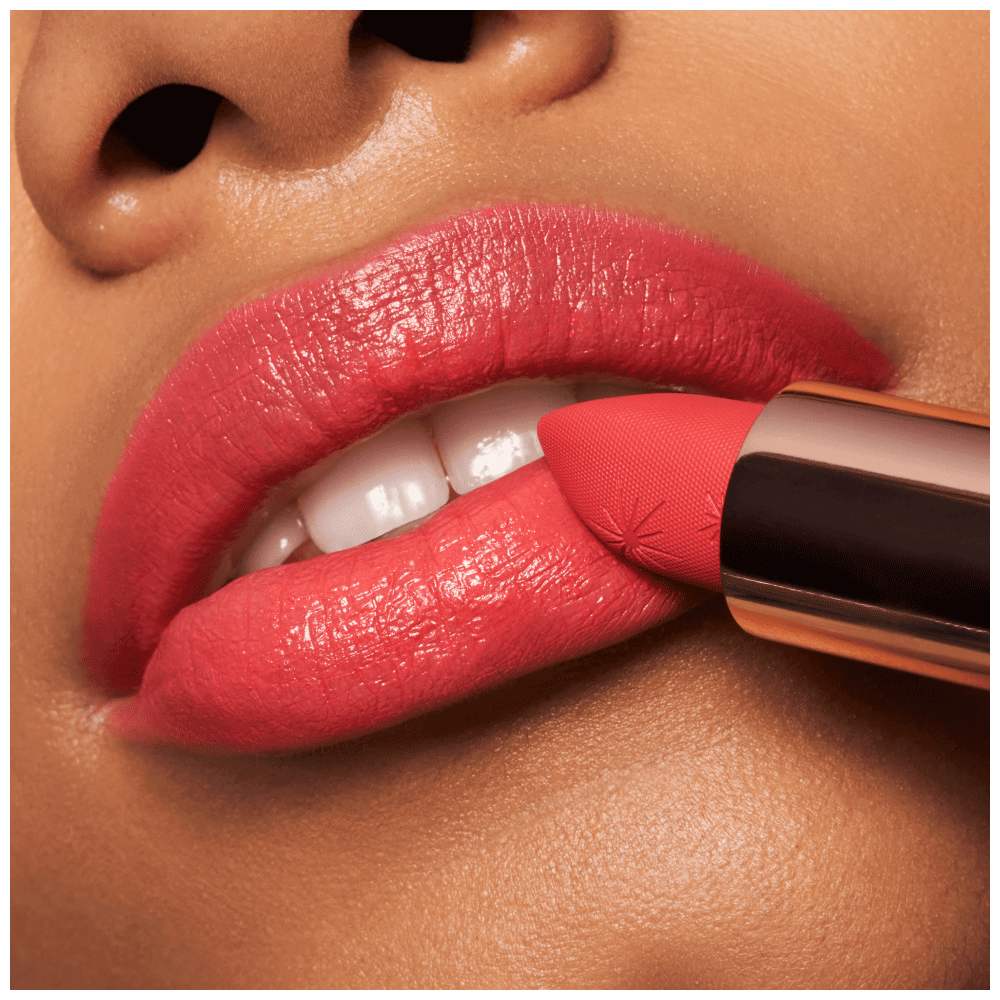 Bild: essence Caring Shine Collagen Lippenstift 
