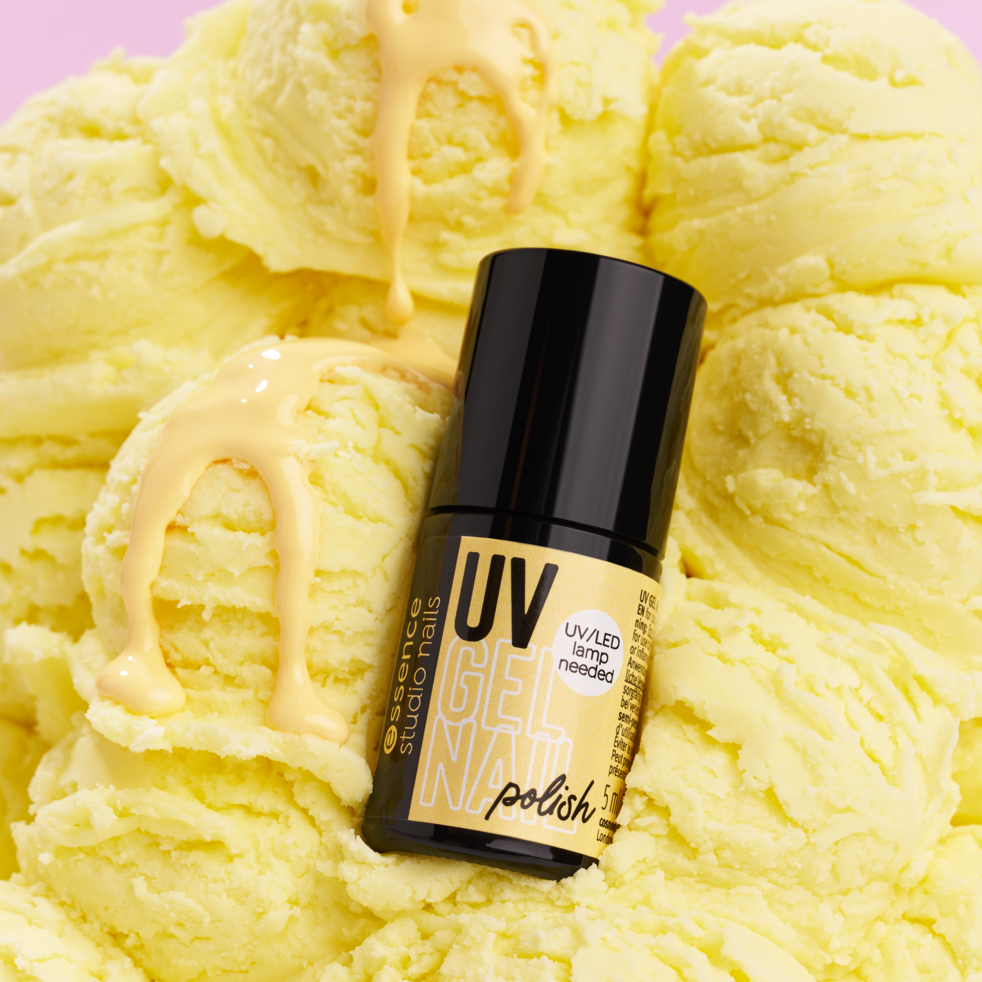 Bild: essence studio nails UV GEL NAIL polish 218