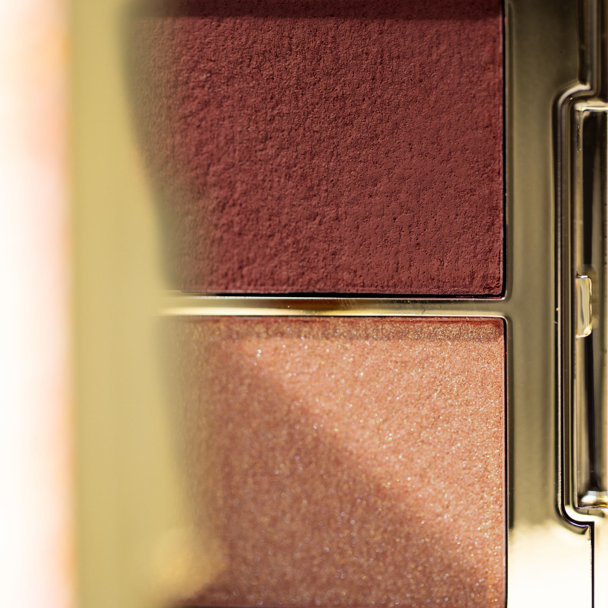 Bild: Catrice SPRING AND THE CITY Eye & Cheek Glow Complex Cherry Glow & Skyline Views