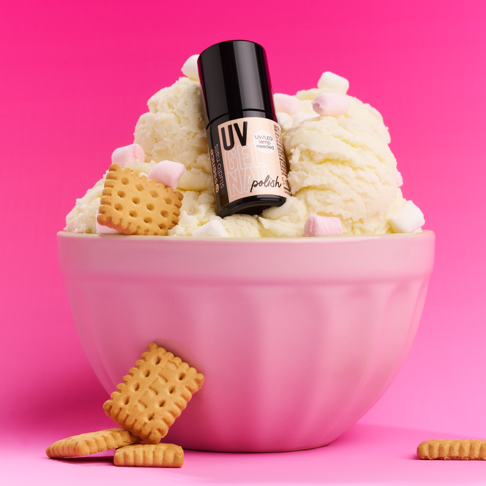 Bild: essence studio nails UV GEL NAIL polish 220
