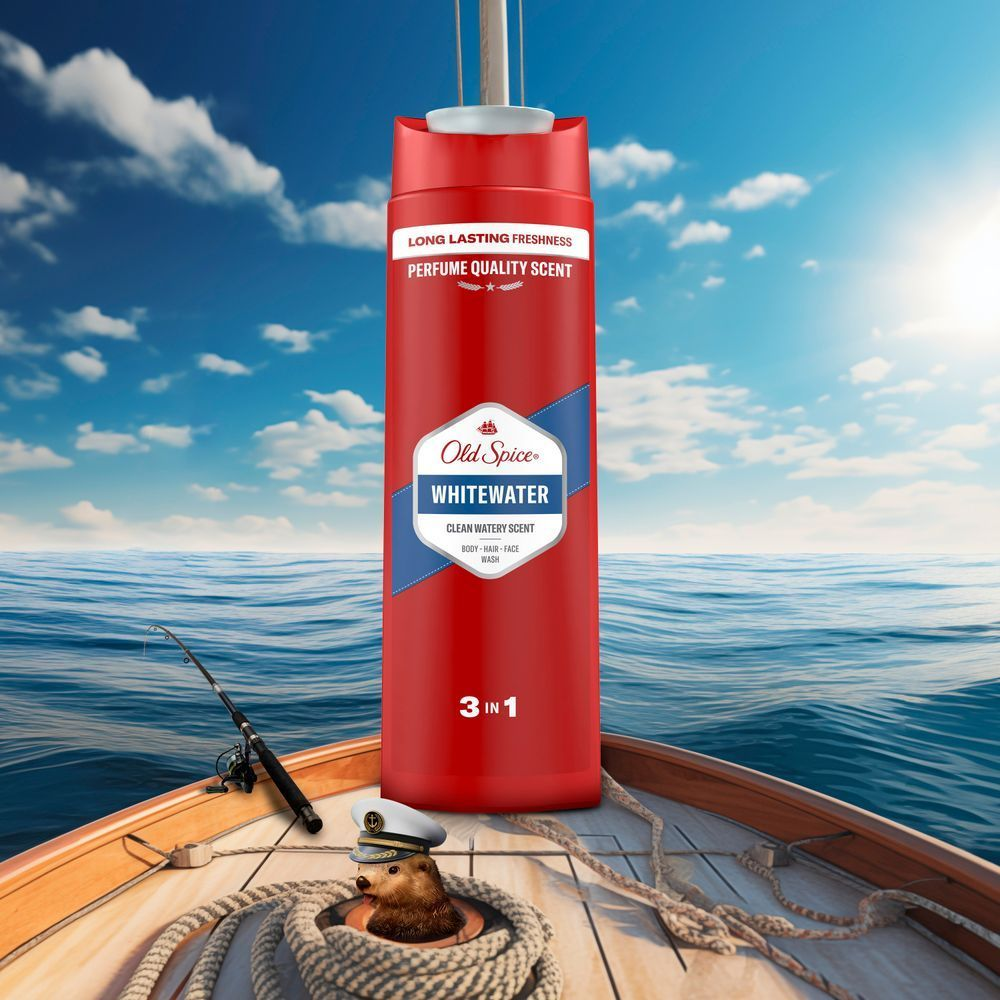 Old Spice Whitewater 3-in-1 Duschgel auf einem Boot, suggeriert langanhaltende Frische wie die offene See. [ES] Old Spice Whitewater 3 en 1 evoca la frescura duradera de un dÃ­a en alta mar, con aroma de calidad de perfume. Producto en un barco con el mar de fondo. [PT] Old Spice Whitewater 3 em 1 proporciona uma frescura duradoura como um dia no mar.
