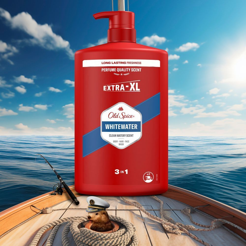 Old Spice Whitewater 3-in-1 Duschgel in XL-Größe, für langanhaltende Frische und einen Duft in Parfümqualität, auf einem Boot mit Meerblick. [ES] Old Spice Whitewater 3 en 1 evoca una sensación de frescura duradera como un día en el mar. Producto en un barco con el mar de fondo.  [PT] Old Spice Whitewater 3 em 1 proporciona uma sensação de frescor duradoura, como estar velejando em alto mar.;