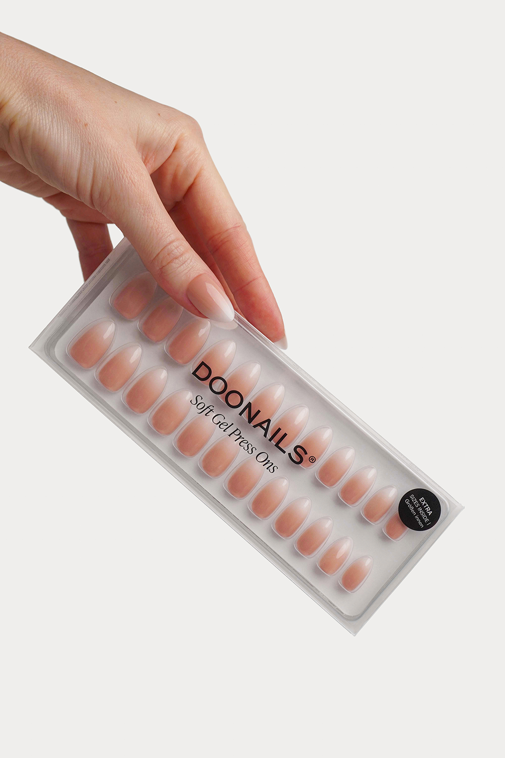 Bild: DOONAILS Soft Gel Press Ons Short Almond Babyboomer Nude