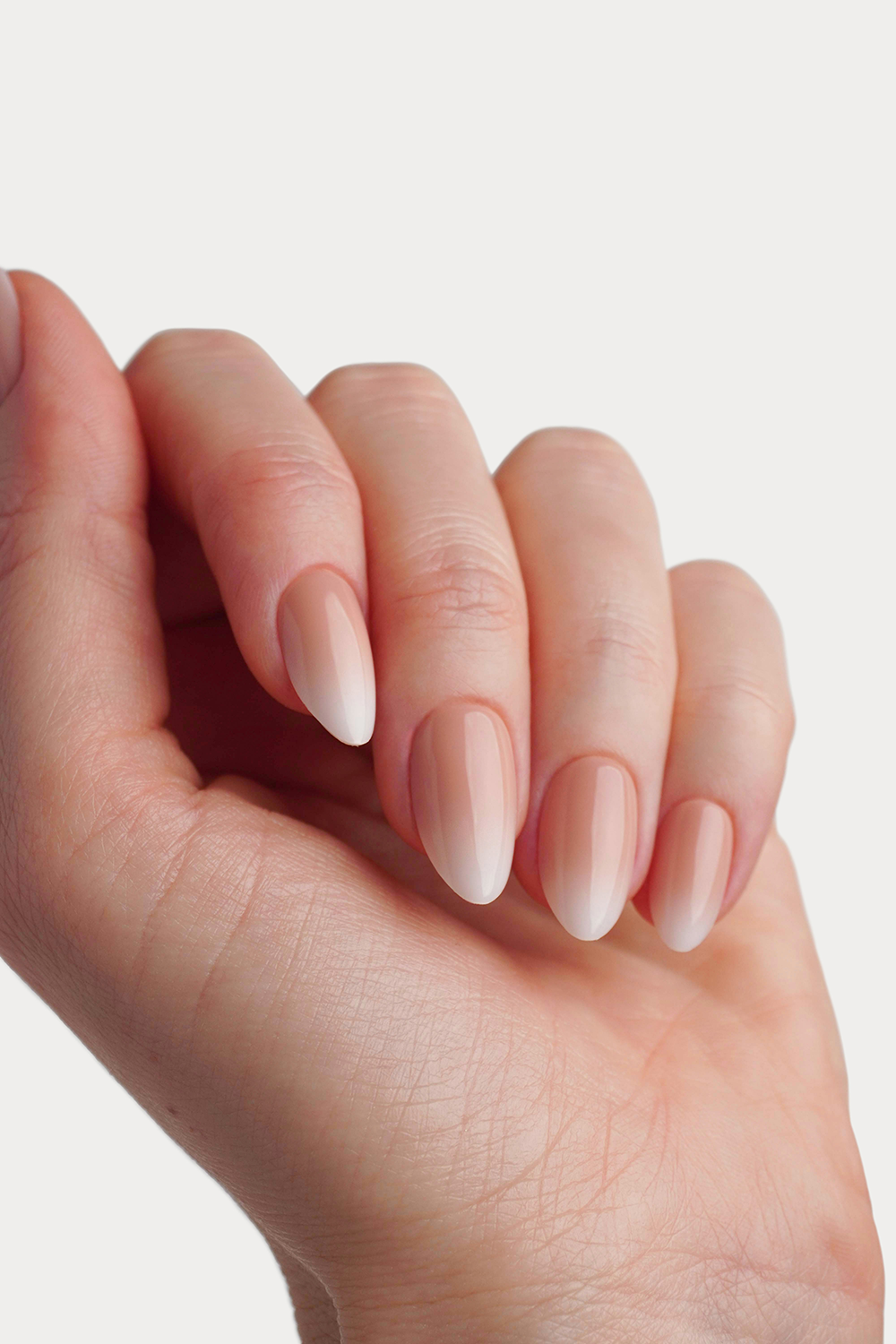 Bild: DOONAILS Soft Gel Press Ons Short Almond Babyboomer Nude