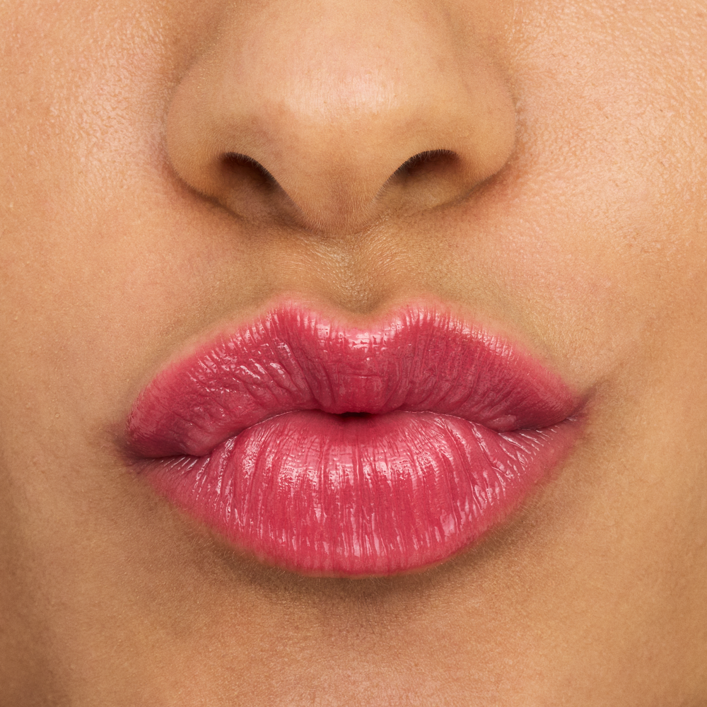 Bild: essence GLOSSY GLAZE high shine lipstick 03