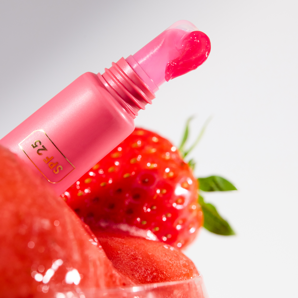 Bild: Catrice The Summer Edit Peptide Lipgloss Strawberry Sorbet