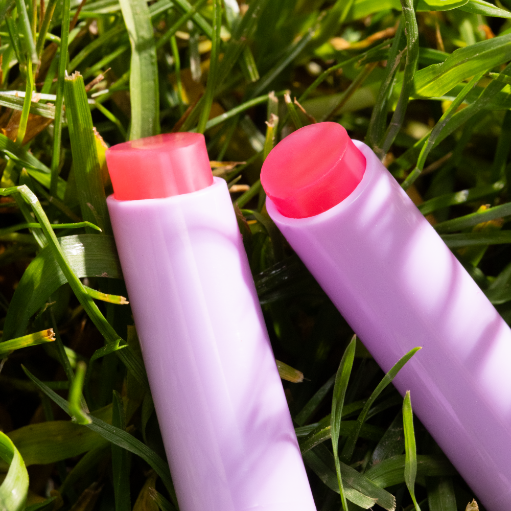 Bild: essence Glimmer In A Bubble Jelly Lip Balm 