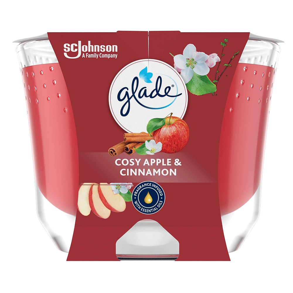Bild: Glade Premium Duftkerze Cosy Apple and Cinnamon