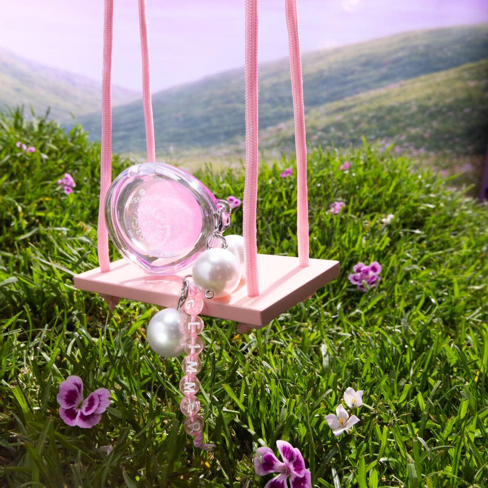 Bild: essence Glimmer In A Bubble pH-Reacting Lip & Cheek Balm 