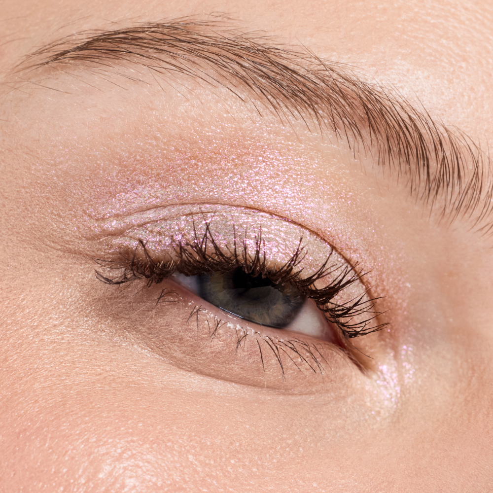 Bild: Catrice Prismatic Shift Eyeshadow 010