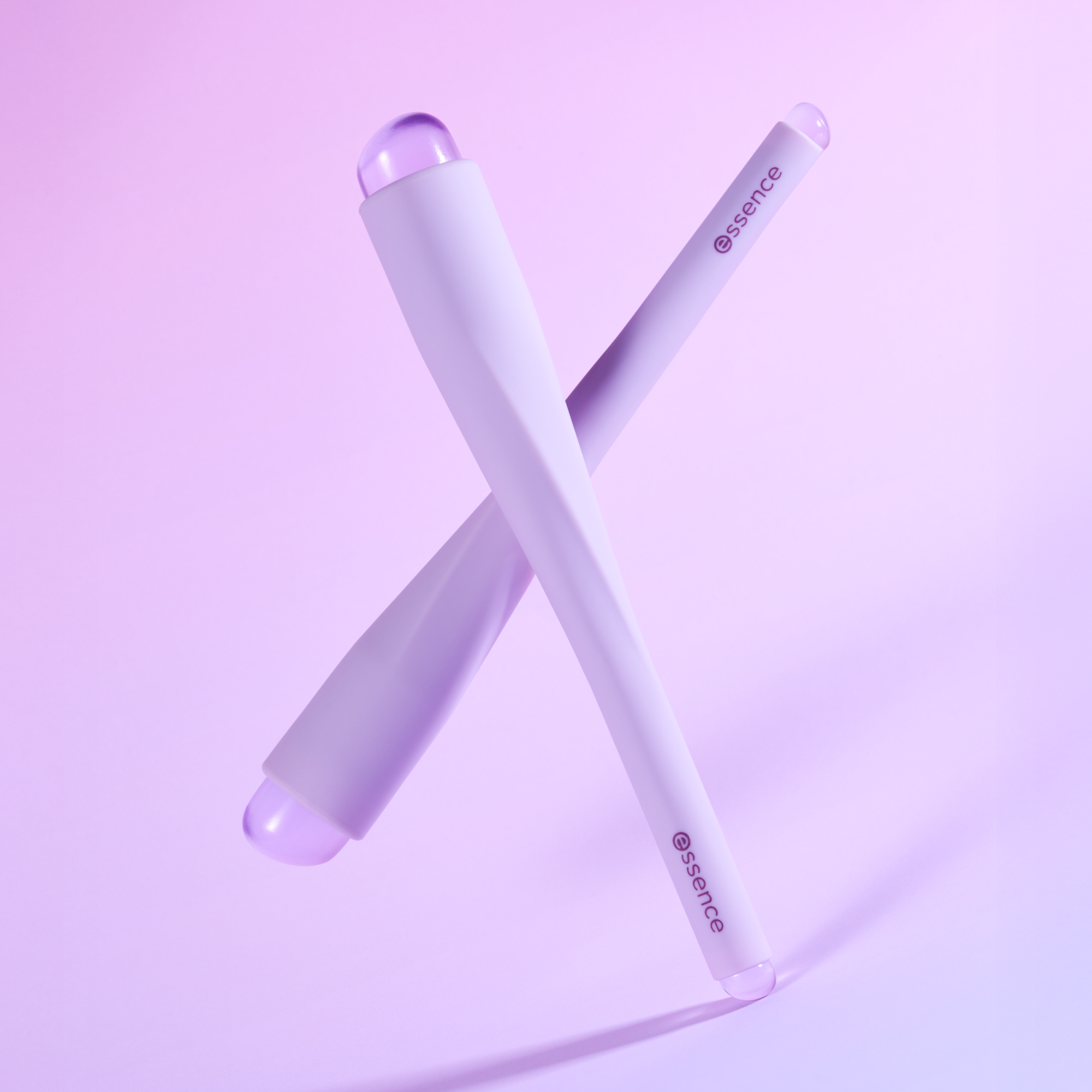 Bild: essence double-sided silicone brush bounce & blend 