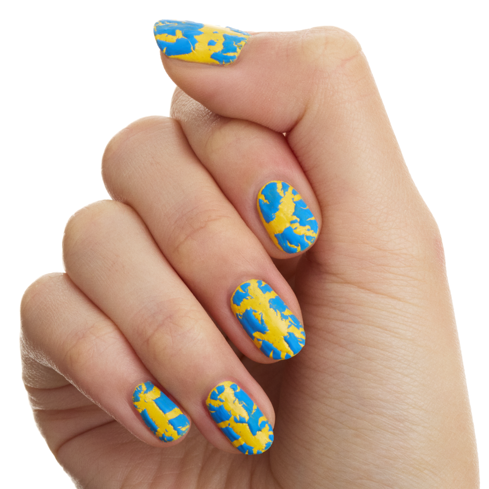 Bild: essence CRAZY CRACKING mini nail polish 04