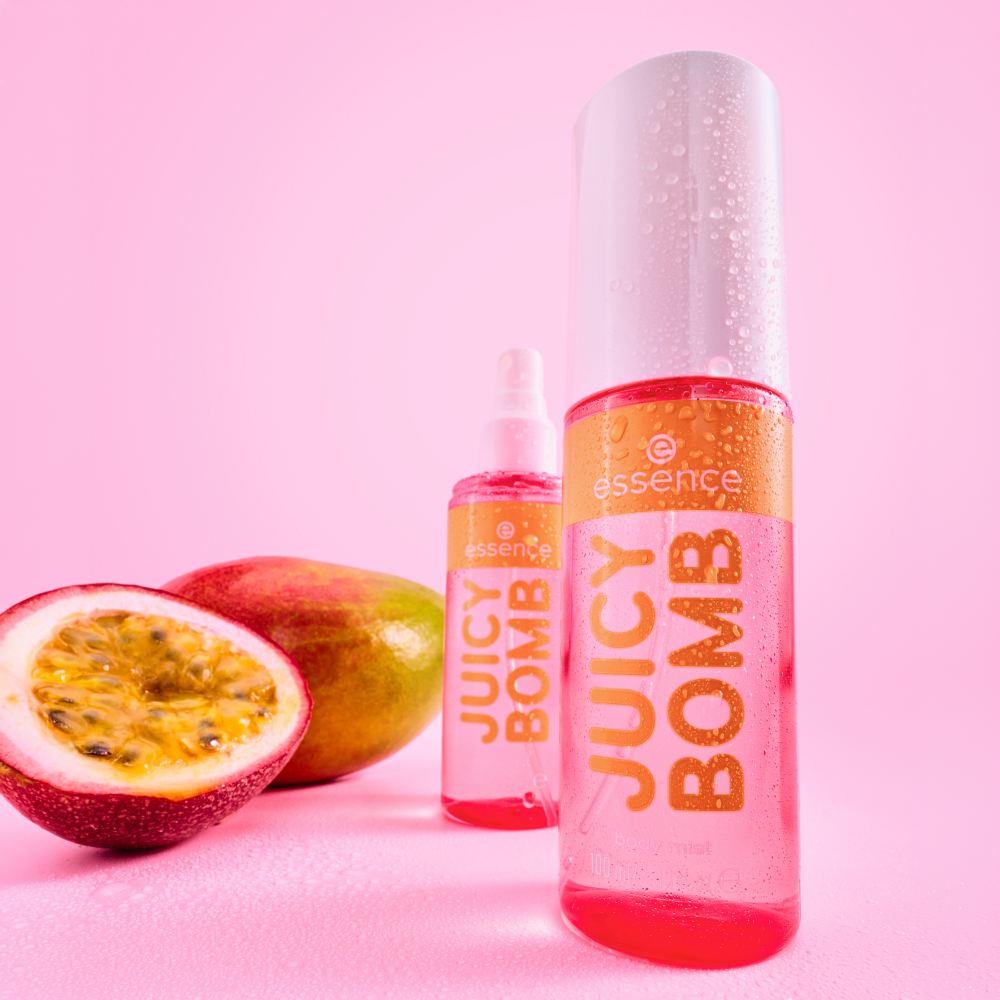 Bild: essence JUICY BOMB tropical drop body mist Mango Mellow 