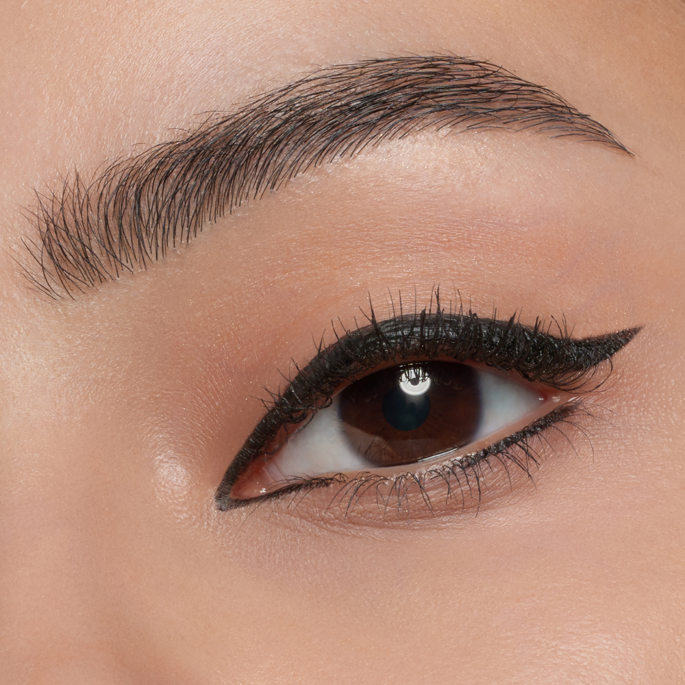 Bild: essence Eyeliner Pen Extra Long-Lasting blackest black 010
