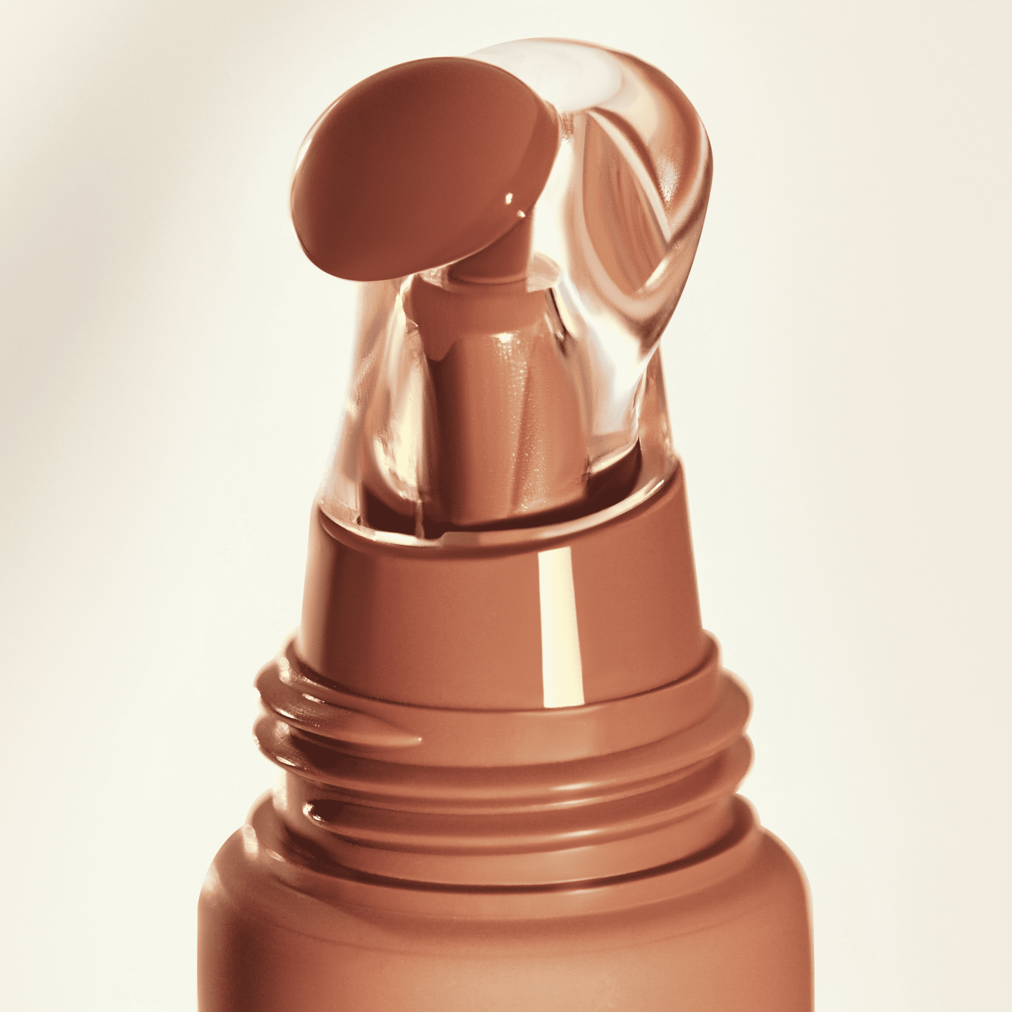 Bild: Catrice Peptide Bliss Glossy Lip Balm Toffee Touched 040