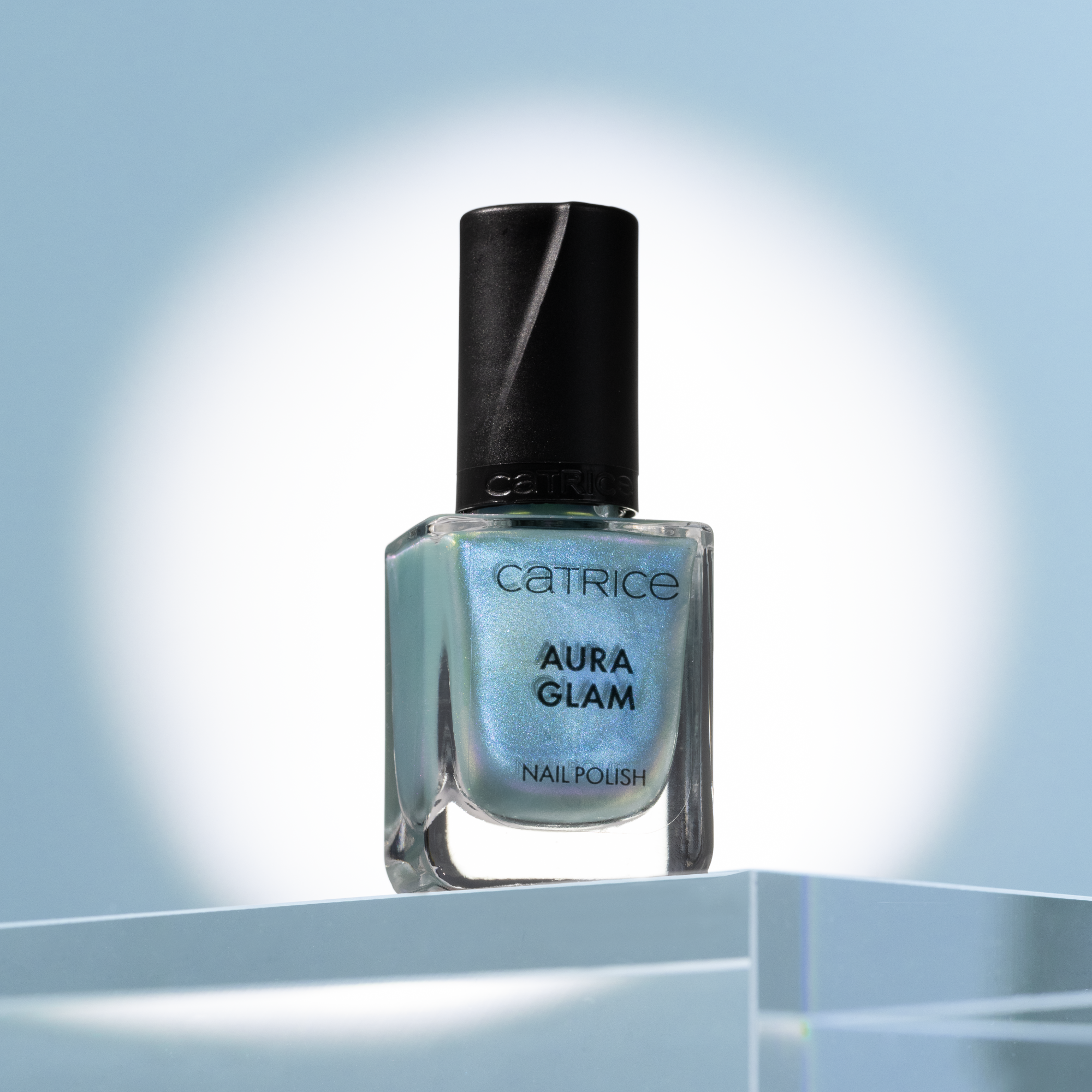Bild: Catrice Aura Glam Nail Polish Ocean Whisper 040