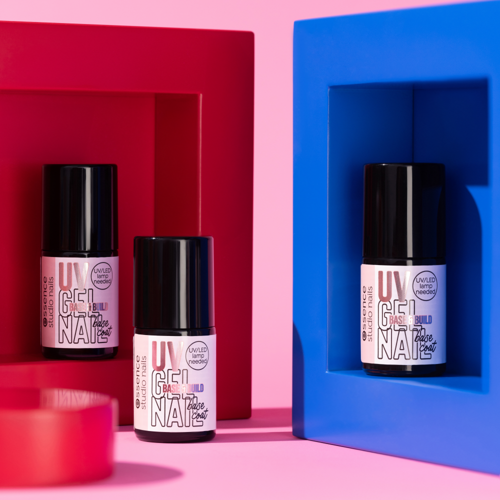 Bild: essence studio nails UV GEL NAIL BASE & BUILD base coat 