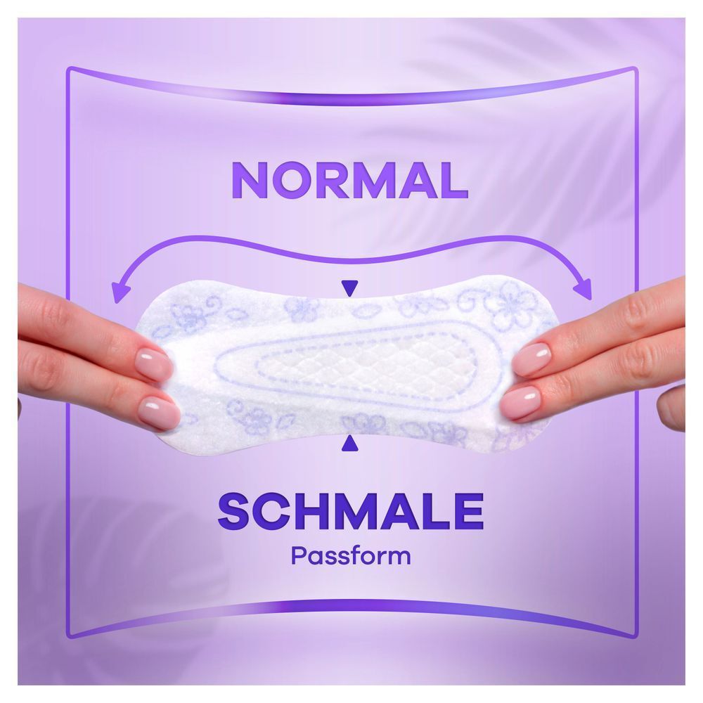 Always Slipeinlage, die eine schmale Passform demonstriert und mit "Normal" beschriftet ist, um die Größe zu veranschaulichen.