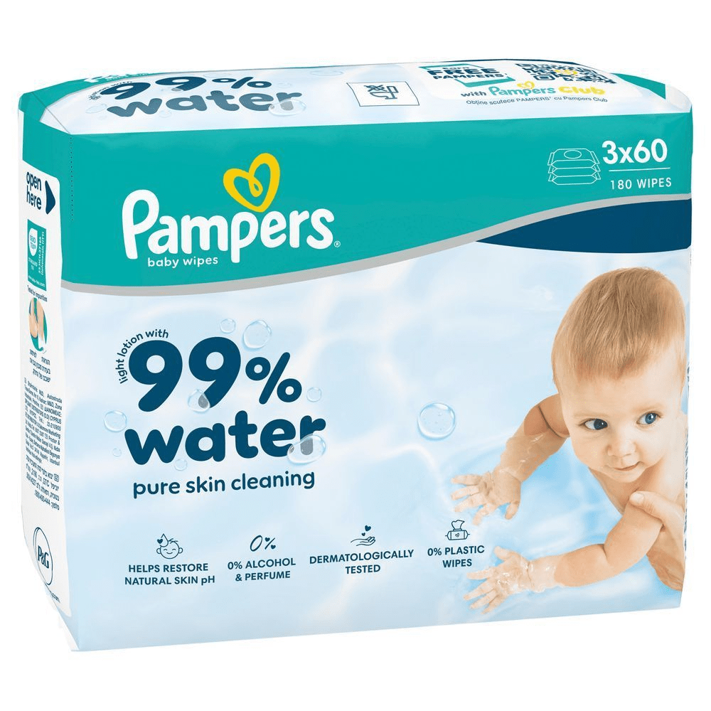 Pampers Baby Feuchttücher, 3x60 Packung, mit der Aufschrift 99% Wasser für die sanfte Reinigung der Haut. [EN] Pampers baby wipes packaging, promoting 99% water pure skin cleaning for gentle cleansing. [RO] Pampers baby wipes, pachet 3x60, cu loțiune și 99% apă pentru curățare delicată a pielii. [SV] Pampers baby wipes, 3-pack med 60 stycken i varje, med texten light lotion with 99% water, pure skin cleaning. [HR] Pampers vlažne maramice s 99% vode za čisto čišćenje kože, 180 komada. [CS] Pampers vlhčené ubrousky, 99% vody pro čistou pokožku, 3x60 ks. [HU] Pampers babatörlő kendő, 99% víztartalommal a tiszta bőrért. [SK] Pampers detské vlhčené obrúsky s 99% vody pre čistú pokožku, balenie 3x60. [SL] Robčki Pampers z 99% vode za čiščenje kože. 3x60 robčkov. [FI] Pampers Baby Wipes -pakkaus, jossa korostetaan, että ne sisältävät 99% vettä ja sopivat hellävaraiseen ihon puhdistukseen. [NO] Pampers baby wipes, 3x60 pakning, fremhever at de er laget med 99% vann og er dermatologisk testet.