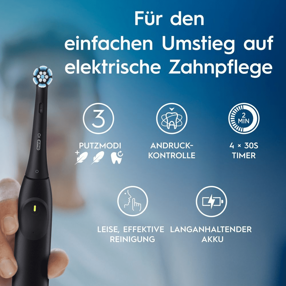 Nahaufnahme einer Oral-B iO Zahnbürste mit Produkteigenschaften, einschließlich 3 Putzsmodi, Andruckkontrolle, 4x30s Timer, leiser aber effektiver Reinigung und langanhaltendem Akku.